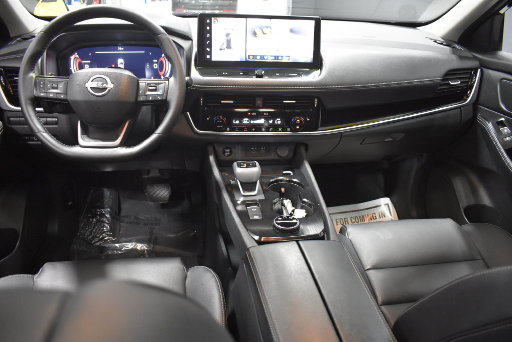 Used 2025 Nissan Rogue SL w/ Tech Package AWD/4WD image 13