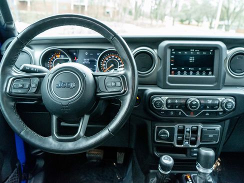 Used 2023 Jeep Wrangler Unlimited Sport image 12