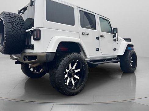 Used 2016 Jeep Wrangler Unlimited Sahara image 5