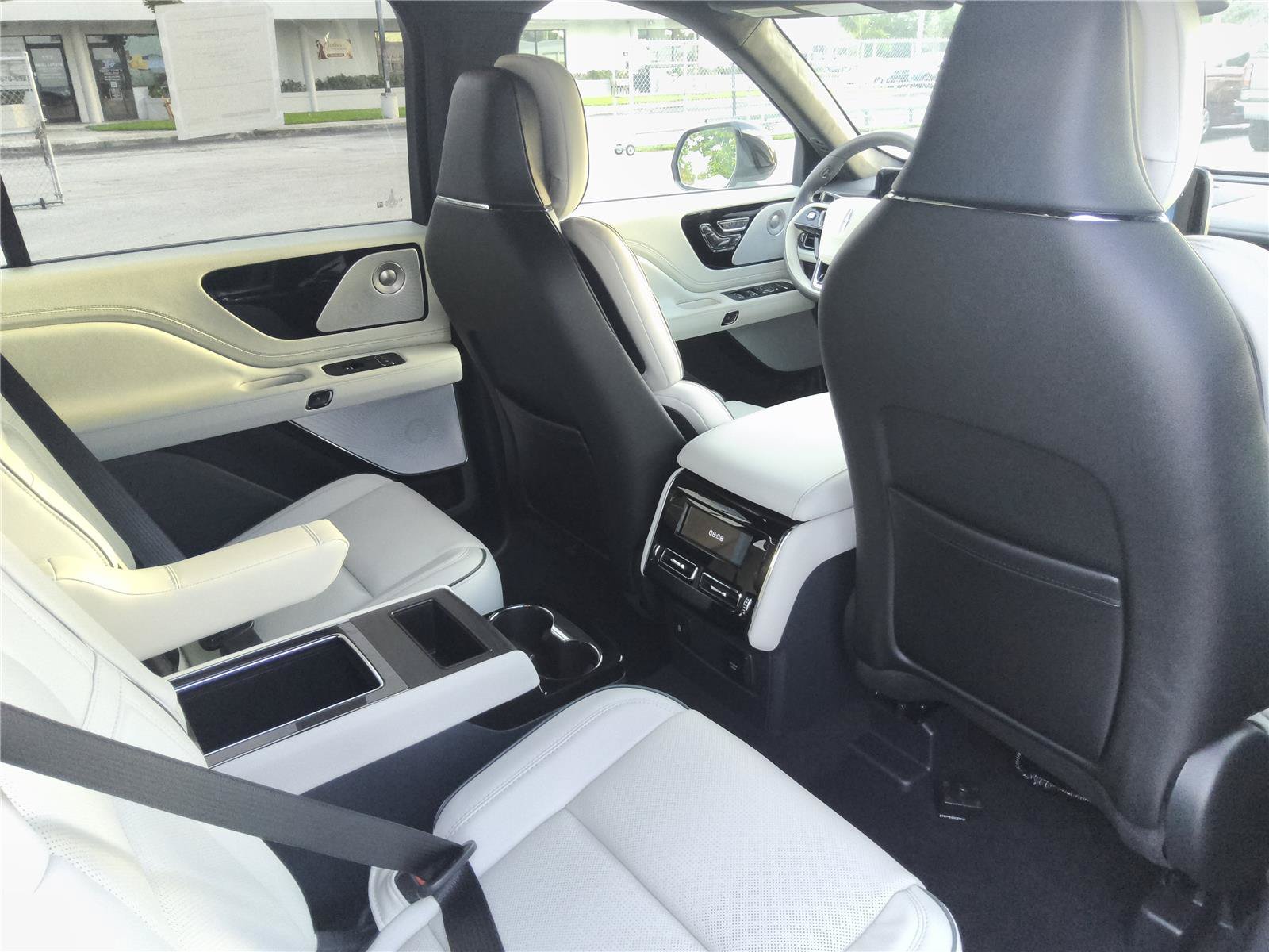 New 2027 Lincoln Aviator Black Label w/ Black Label Special Edition AWD/4WD image 30