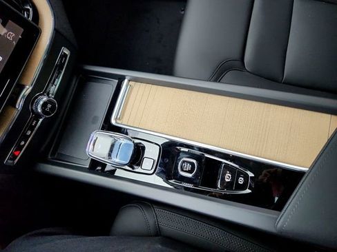 New 2026 Volvo XC60 B5 Plus w/ Climate Package image 22