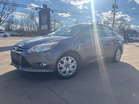 Used 2012 Ford Focus SE image 2