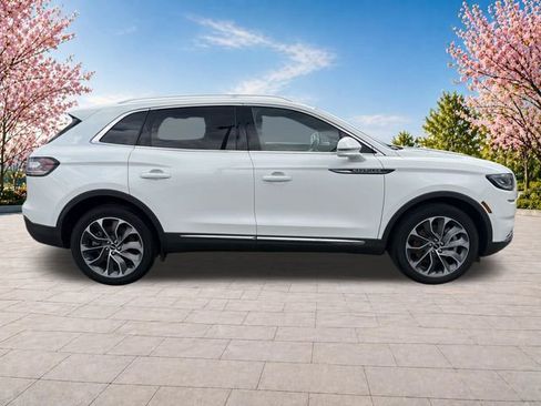 Certified 2022 Lincoln Nautilus Reserve AWD/4WD image 9