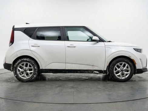 Used 2025 Kia Soul LX w/ LX Technology Package image 11