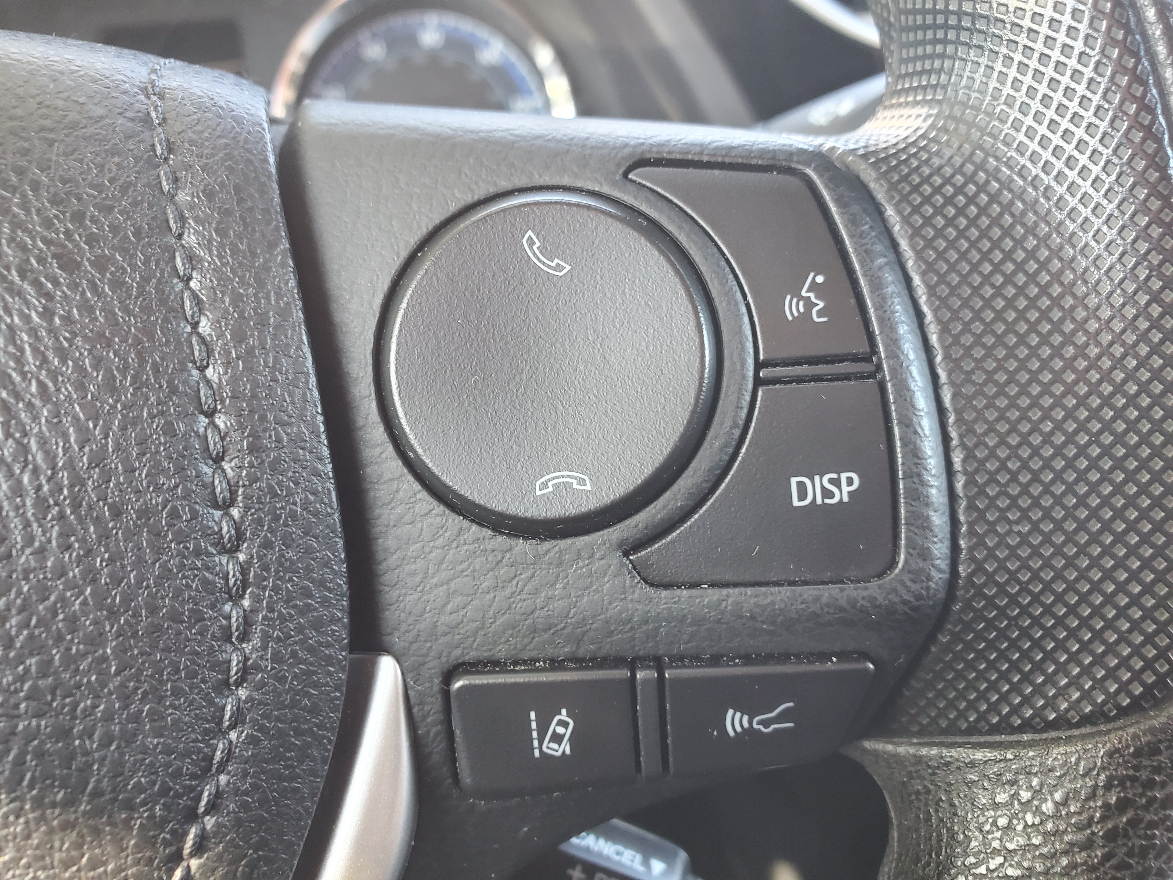 Used 2018 Toyota Corolla LE FWD image 14