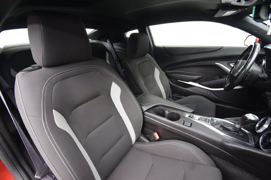Used 2017 Chevrolet Camaro LT RWD image 13