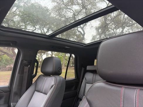 Used 2022 Chevrolet Tahoe RST w/ Luxury Package AWD/4WD image 18