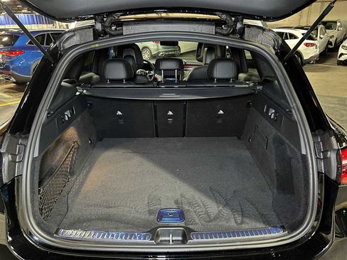 Used 2025 Mercedes-Benz GLC 300 4MATIC image 17