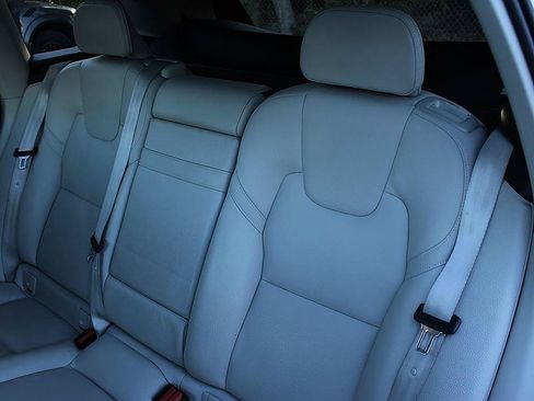 Used 2020 Volvo XC60 T5 Momentum AWD/4WD image 13