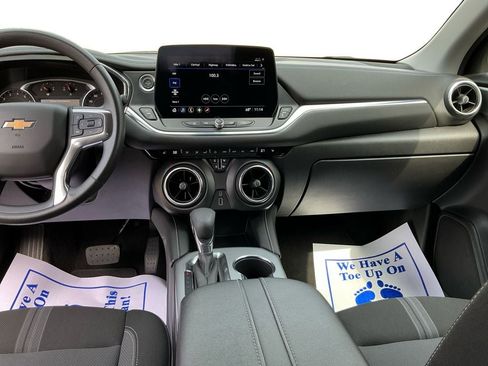 Used 2025 Chevrolet Blazer LT image 11