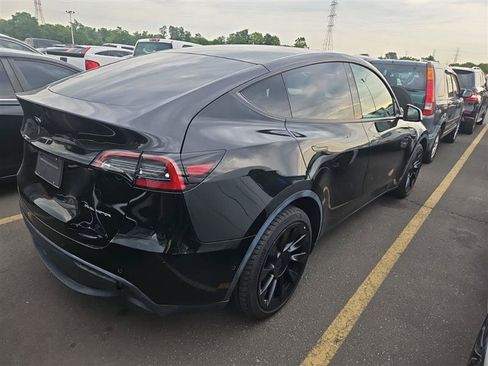 Used 2022 Tesla Model Y Long Range AWD/4WD image 9