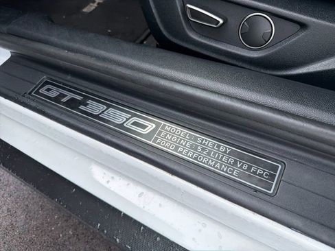 Used 2016 Ford Mustang Shelby GT350 w/ Technology Package image 22