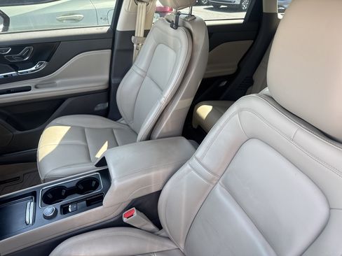 Used 2024 Lincoln Corsair Premiere Sport Utility image 9