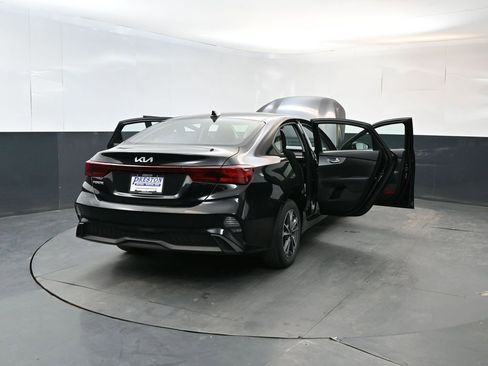 Used 2023 Kia Forte LXS w/ LXS Technology Package FWD image 29
