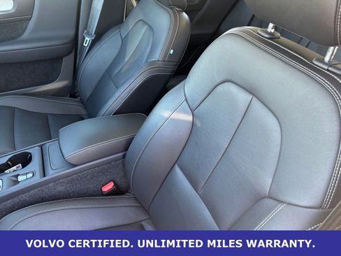 Certified 2025 Volvo XC40 B5 Core image 26