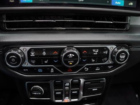 Certified 2025 Jeep Wrangler Unlimited Sahara w/ Safety Group image 29