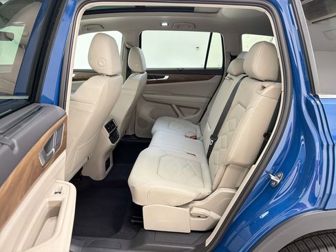 Used 2026 Volkswagen Atlas SE w/ Panoramic Sunroof Package FWD image 14