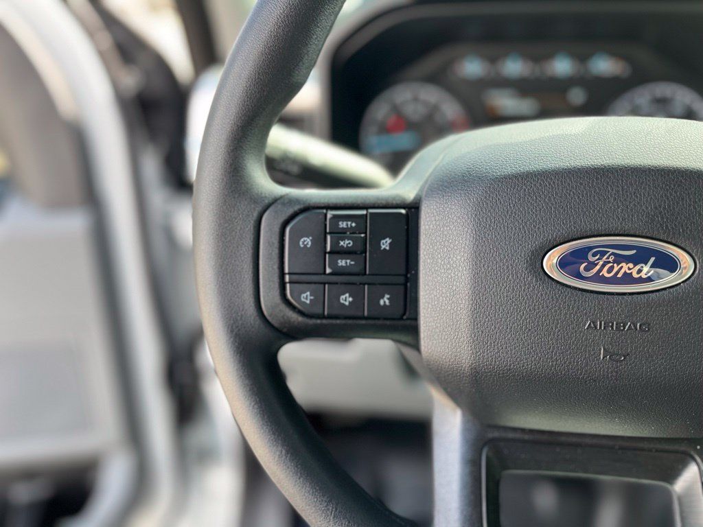 Used 2025 Ford F350 XL RWD image 21