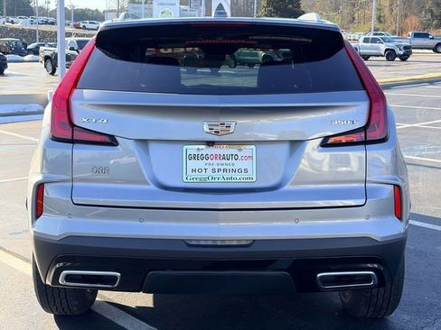 Used 2024 Cadillac XT4 Premium Luxury image 4