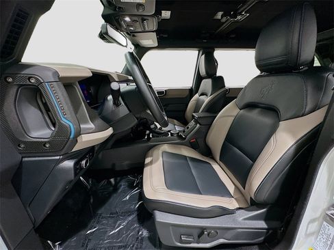 Used 2024 Ford Bronco Wildtrak image 21