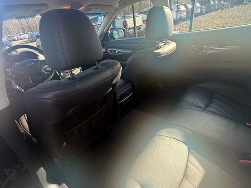 Used 2016 INFINITI Q70 L 3.7 w/ Deluxe Touring Package image 19