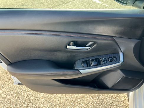 Certified 2024 Nissan Sentra SR FWD image 18