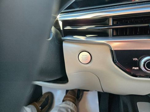 New 2025 Kia Sorento S w/ Panoramic Sunroof Package image 18