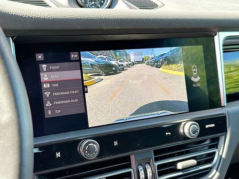 Certified 2023 Porsche Macan AWD/4WD image 17