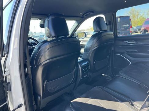 Used 2022 Jeep Grand Cherokee L Laredo AWD/4WD image 16