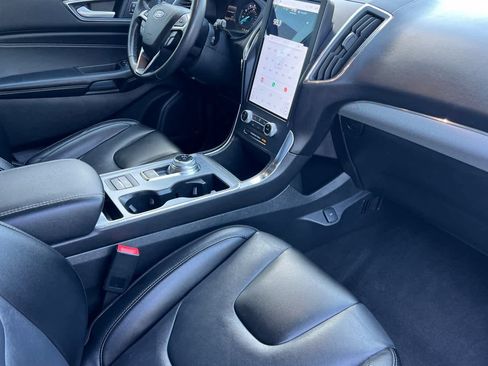 Certified 2022 Ford Edge Titanium AWD/4WD image 17