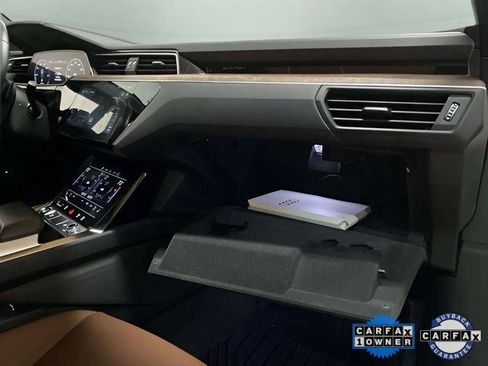 Used 2022 Audi e-tron Premium Plus w/ Premium Plus Package image 87