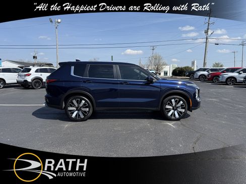 New 2026 Mitsubishi Outlander SE image 10