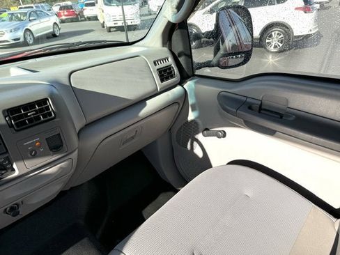 Used 2000 Ford F250 XL image 23
