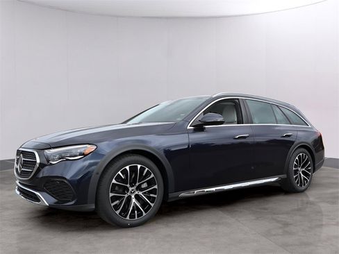 New 2026 Mercedes-Benz E 450 4MATIC All-Terrain Wagon image 3