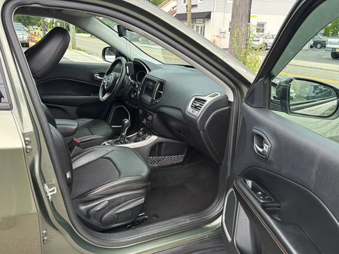 Used 2019 Jeep Compass Latitude AWD/4WD image 26