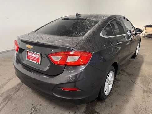 Used 2017 Chevrolet Cruze LT image 3