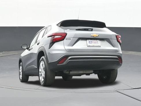 Used 2024 Chevrolet Trax LS FWD image 44