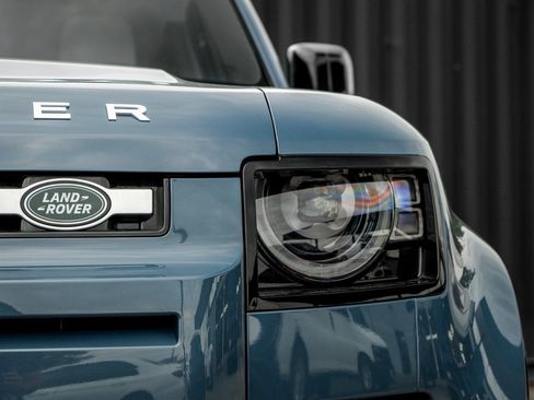 New 2025 Land Rover Defender 110 S image 8