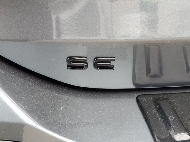 New 2026 Volkswagen Tiguan SE R-Line FWD image 7