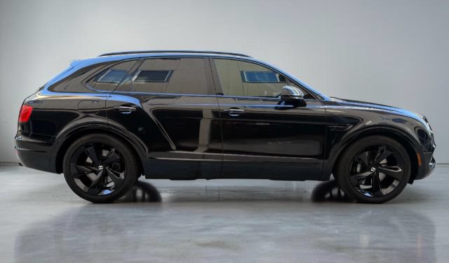 Used 2017 Bentley Bentayga AWD/4WD image 7