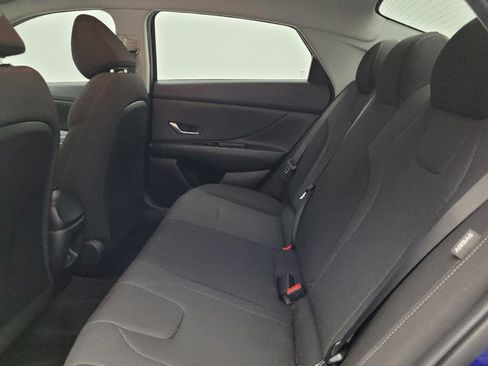 Used 2024 Hyundai Elantra SE FWD image 18