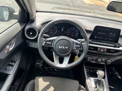 Used 2023 Kia Forte LXS w/ LXS Technology Package FWD image 3