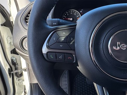 Used 2022 Jeep Renegade Latitude w/ Convenience Group image 15