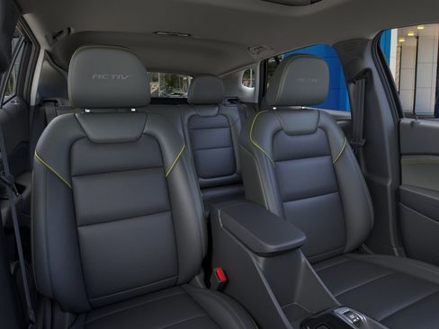 New 2026 Chevrolet Trax ACTIV w/ Sunroof Package FWD image 16