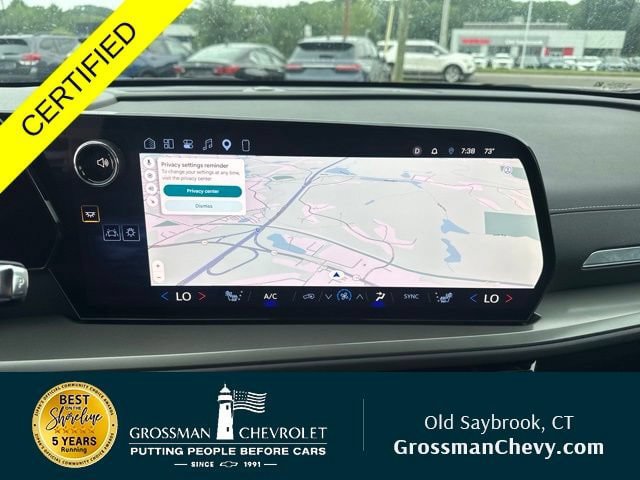 Used 2026 Chevrolet Traverse LT w/ Driver Confidence Package FWD image 2