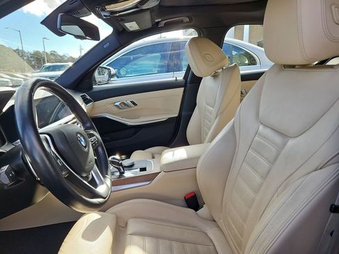 Used 2019 BMW 330i Sedan w/ Premium Package image 9