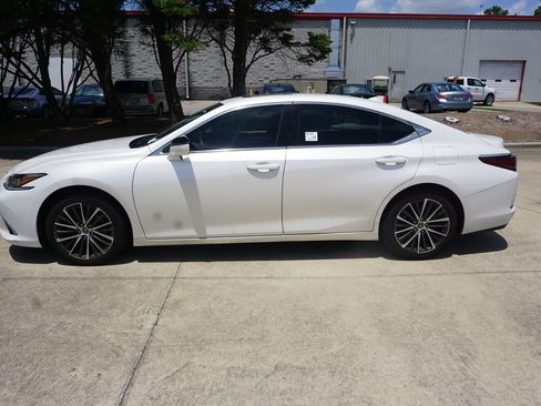 Used 2024 Lexus ES 350 w/ Premium Package FWD image 25