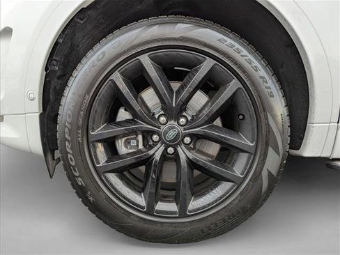 Used 2025 Land Rover Discovery Sport S image 24