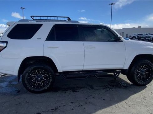Used 2016 Toyota 4Runner SR5 image 9