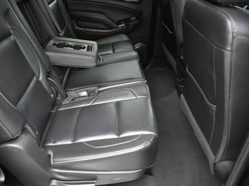 Used 2019 Chevrolet Suburban LT AWD/4WD image 29